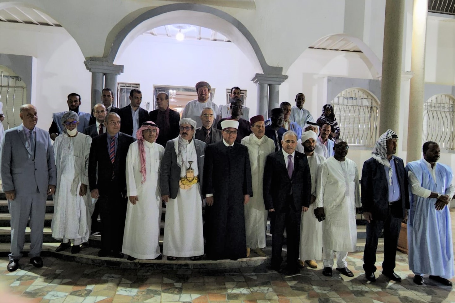 المشاركون في اللقاء